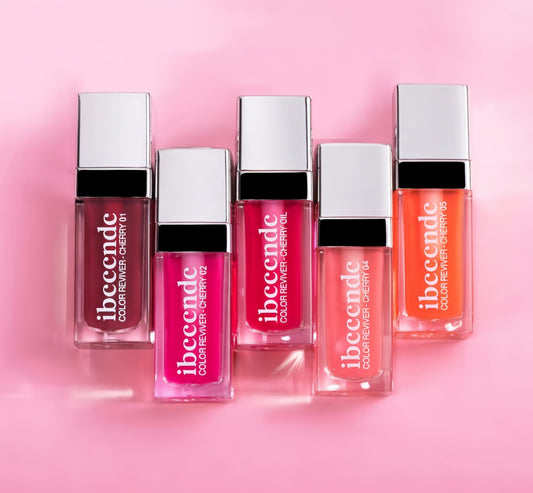 Moisturizing lip gloss oil with a volumizing effect