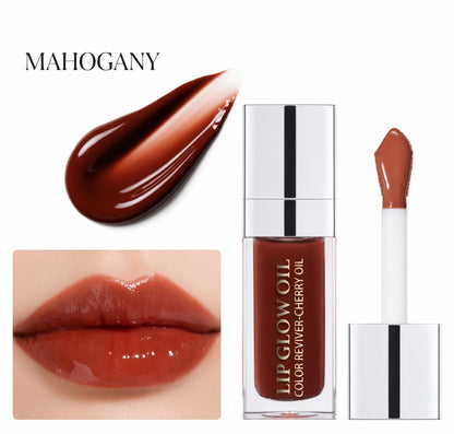 Moisturizing lip gloss oil with a volumizing effect