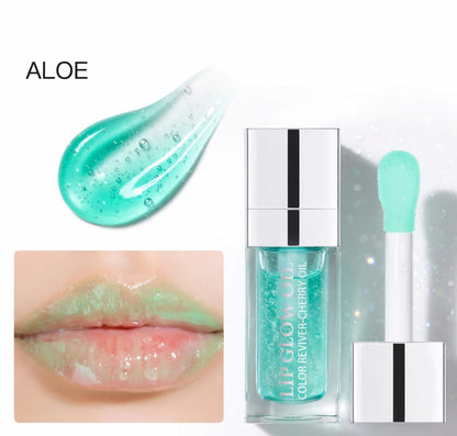 Moisturizing lip gloss oil with a volumizing effect